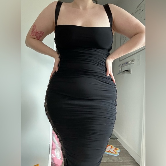 GORGEOUS strappy black dress - Picture 5 of 8